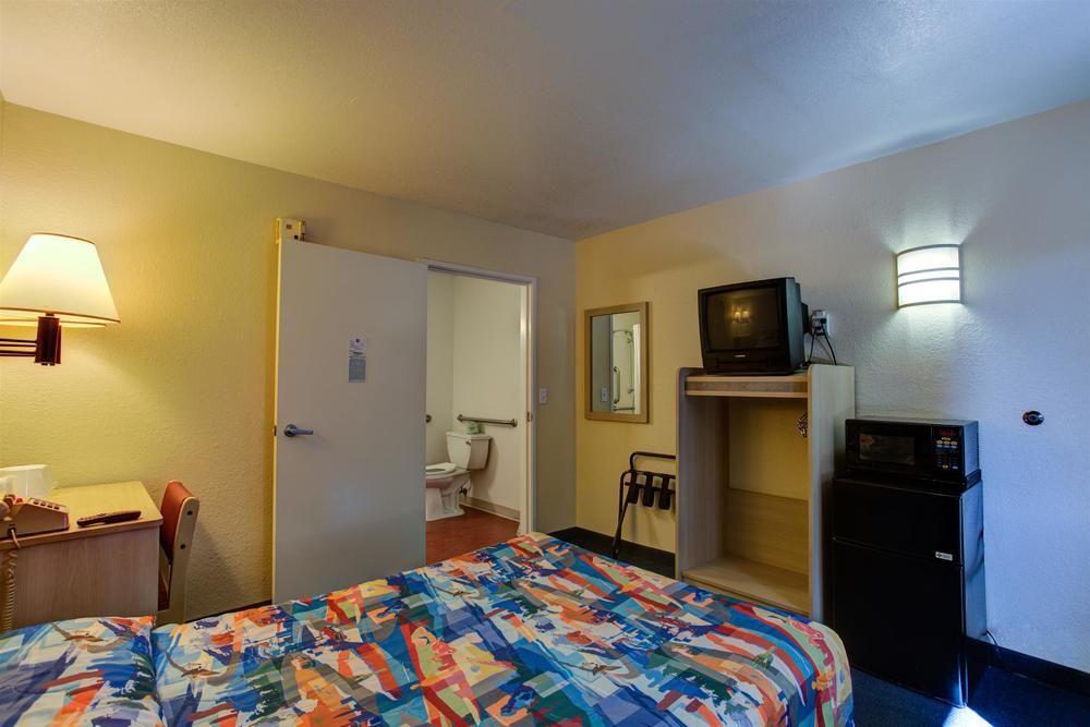 Motel 6-Kelso, Wa - Mt. St. Helens Exterior photo