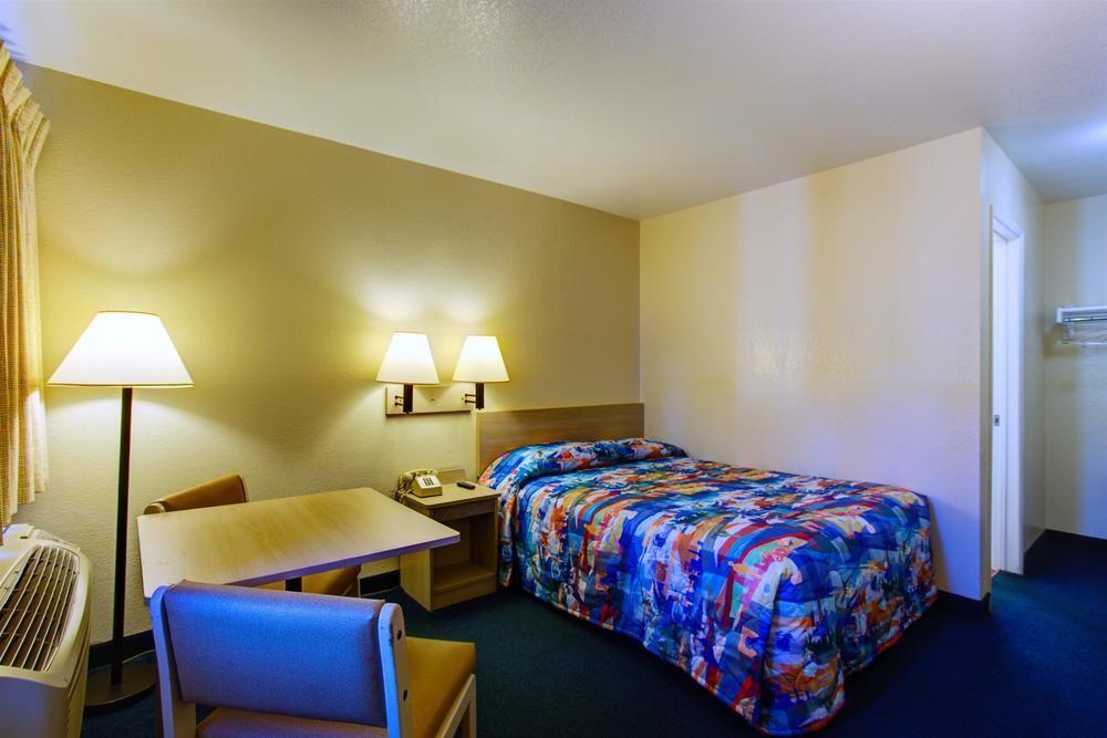 Motel 6-Kelso, Wa - Mt. St. Helens Exterior photo