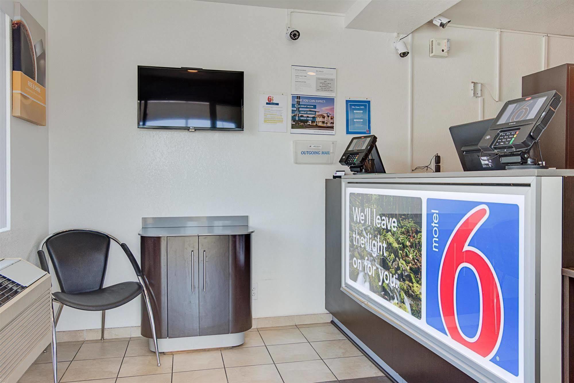 Motel 6-Kelso, Wa - Mt. St. Helens Exterior photo